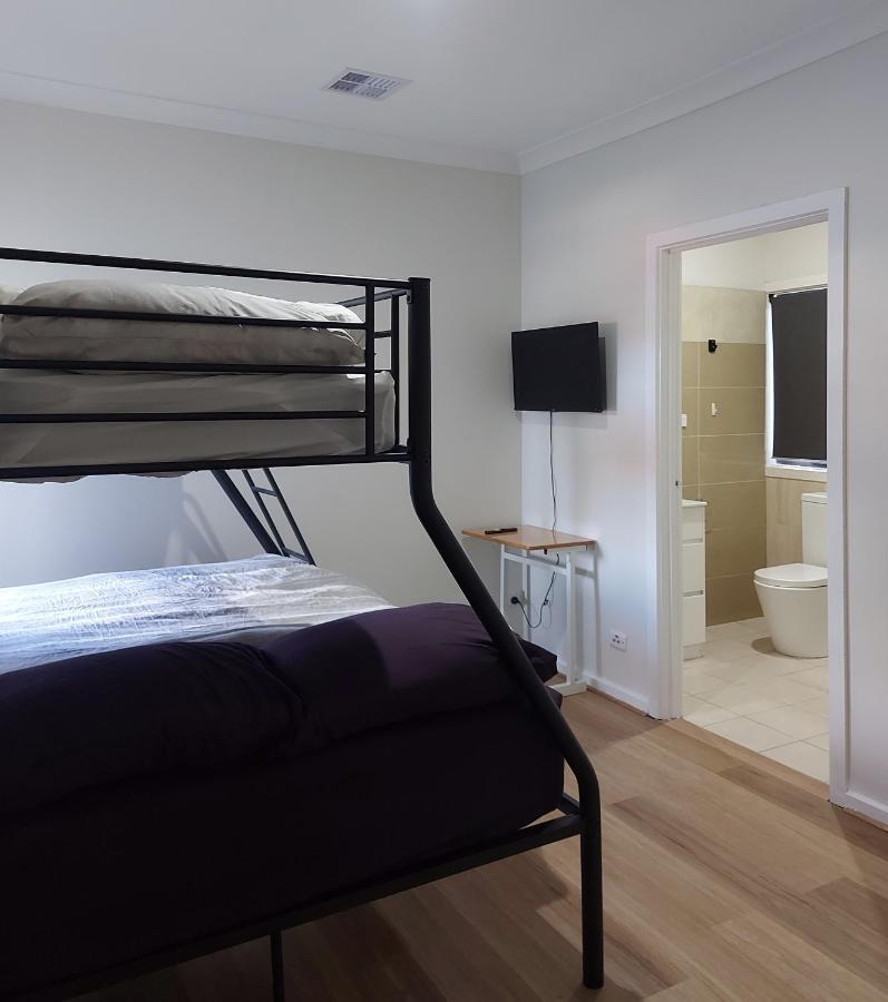 Maruve Guesthouse 12 Min From Melb Airport Melbourne Luaran gambar
