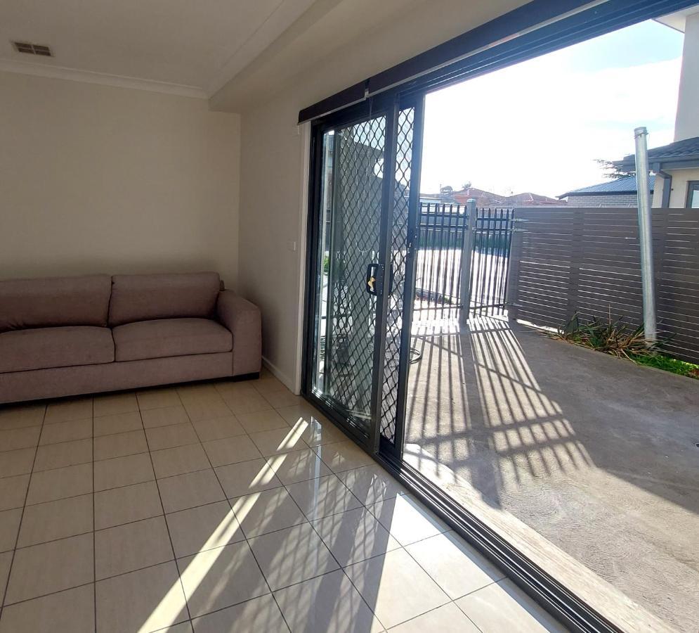 Maruve Guesthouse 12 Min From Melb Airport Melbourne Luaran gambar
